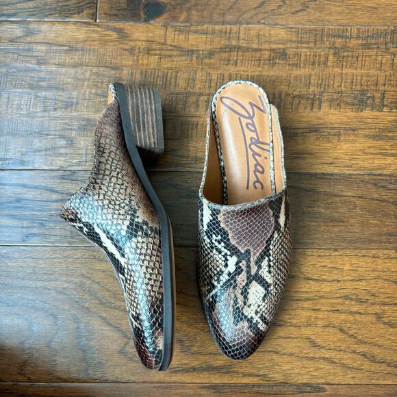 NWOB Zodiac Leather Snake Print Reptile Mules Sz 7.5 - Picture 1 of 11